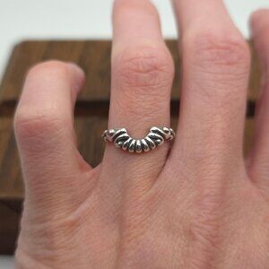 Size 7 925 Sterling Silver Beautiful Fancy Round Protecter Ring